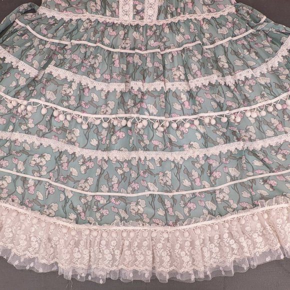 Shabby Chic Yumi Floral and Lace Mini Dress - Picture 7 of 13